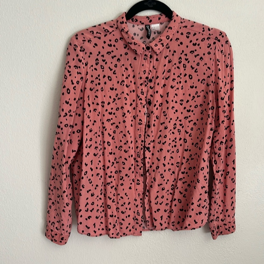 Divided h&m shirt